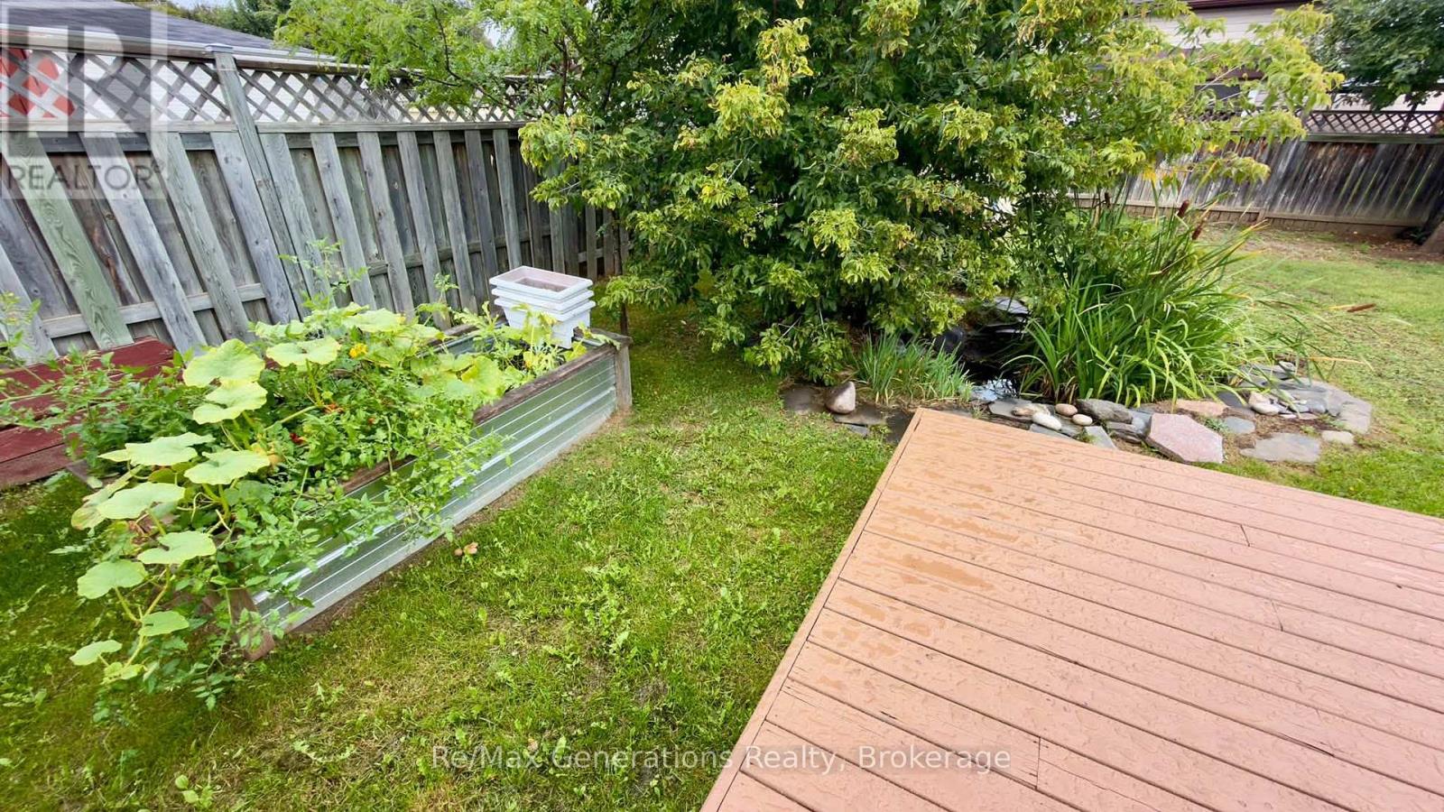 151 IRIS CRESCENT - 35