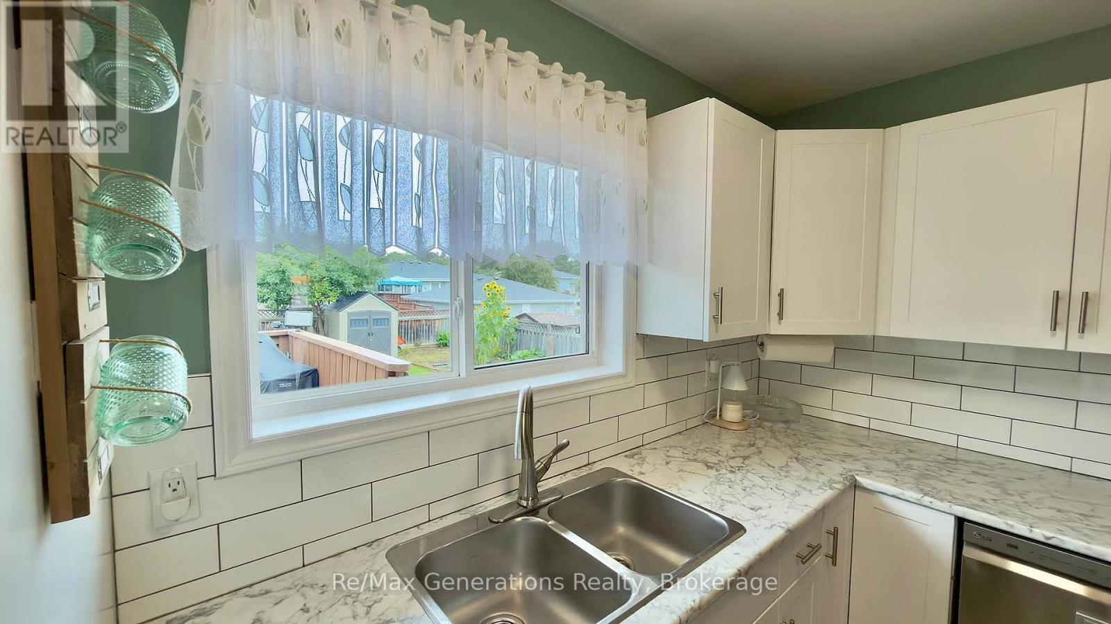 151 IRIS CRESCENT - Image 6