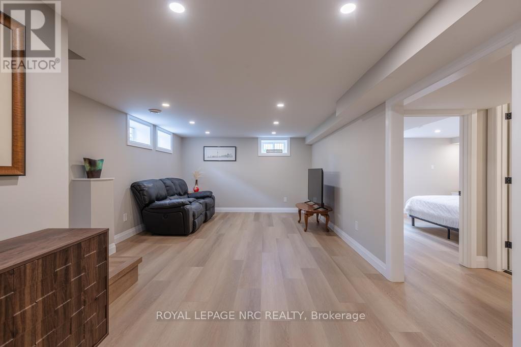 3 GLENAYR PLACE - 27