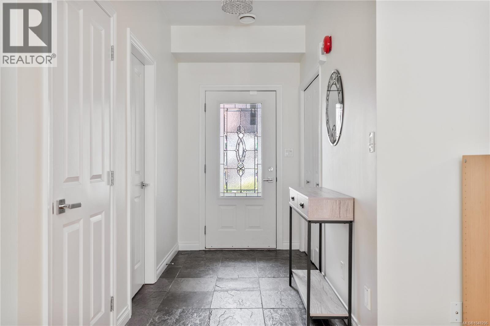 #122 945 Bear Mountain Pkwy - 4