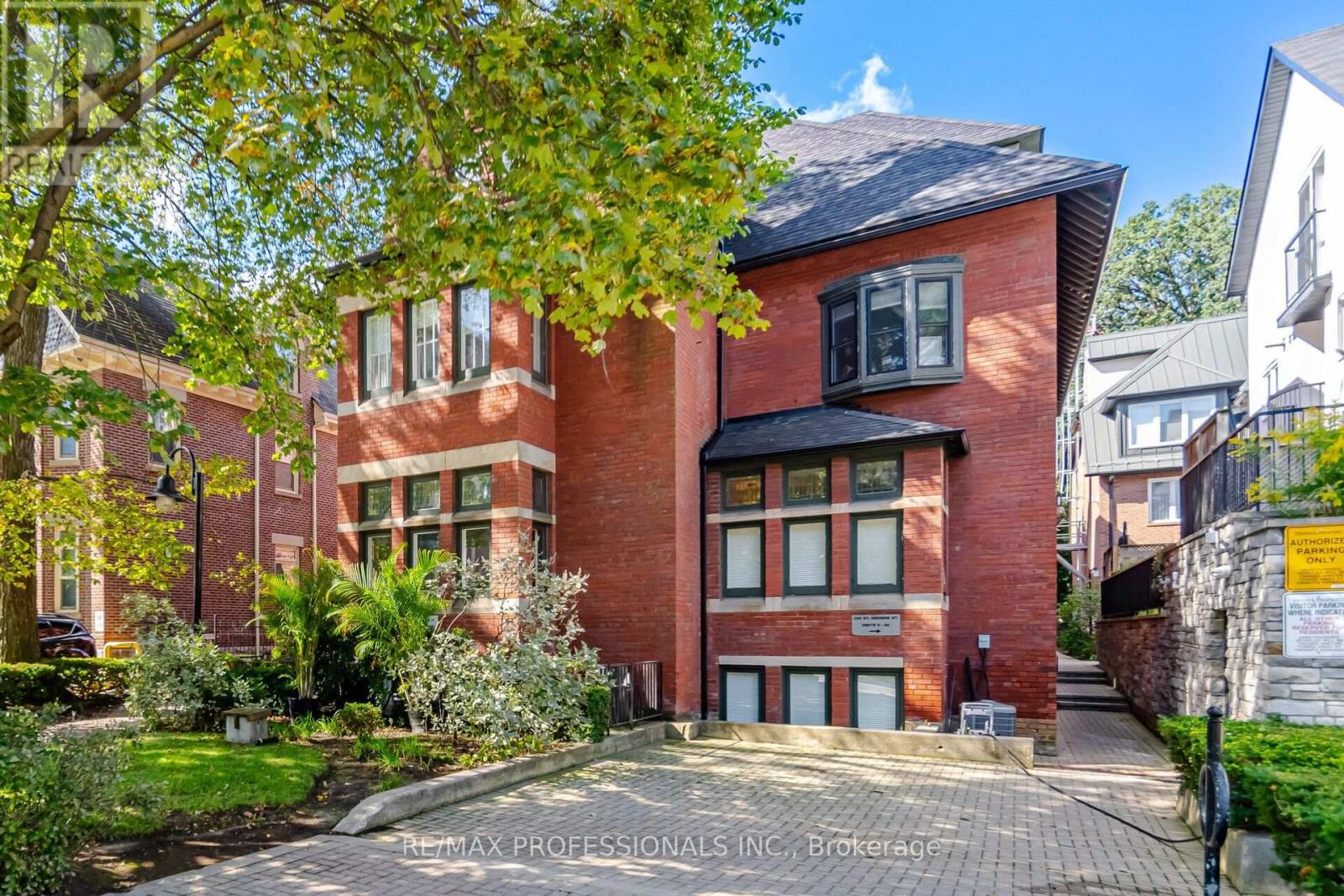 #10 228 ST GEORGE STREET - 1