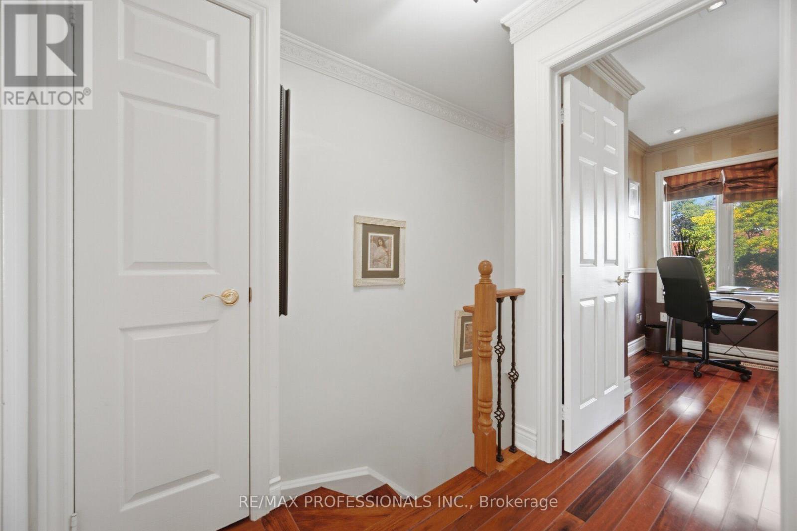 #10 228 ST GEORGE STREET - 19