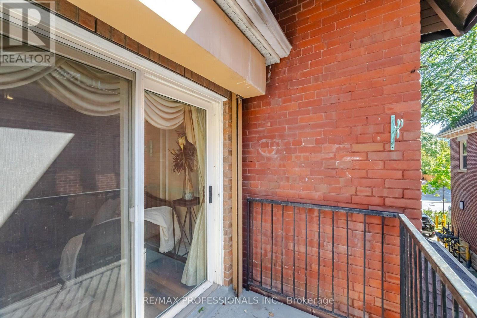 #10 228 ST GEORGE STREET - 33