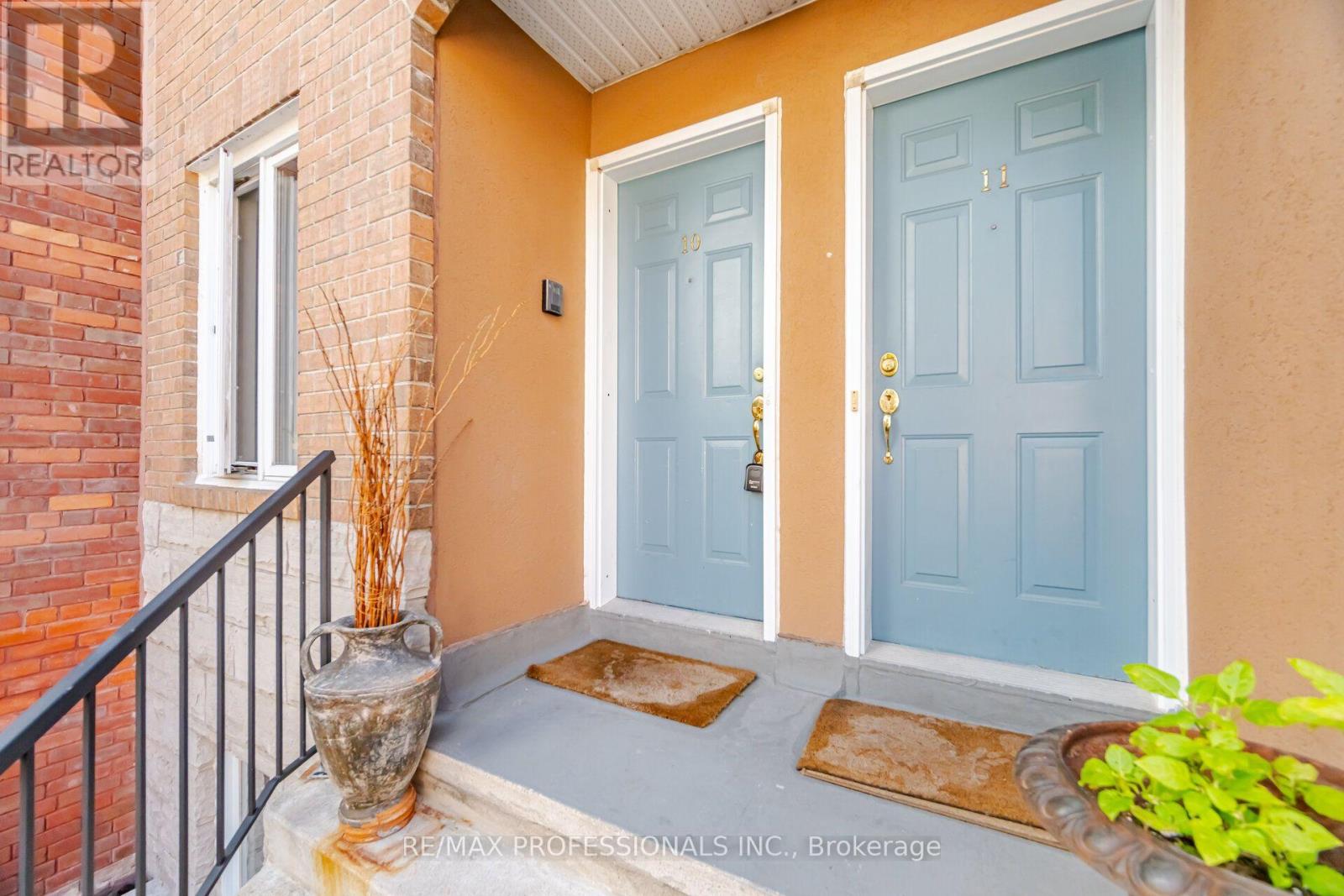 #10 228 ST GEORGE STREET - 4