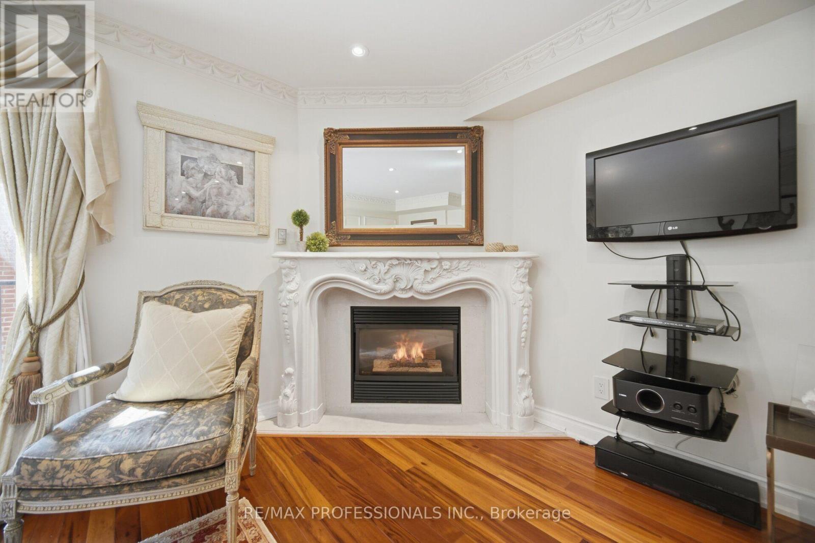 #10 228 ST GEORGE STREET - 8