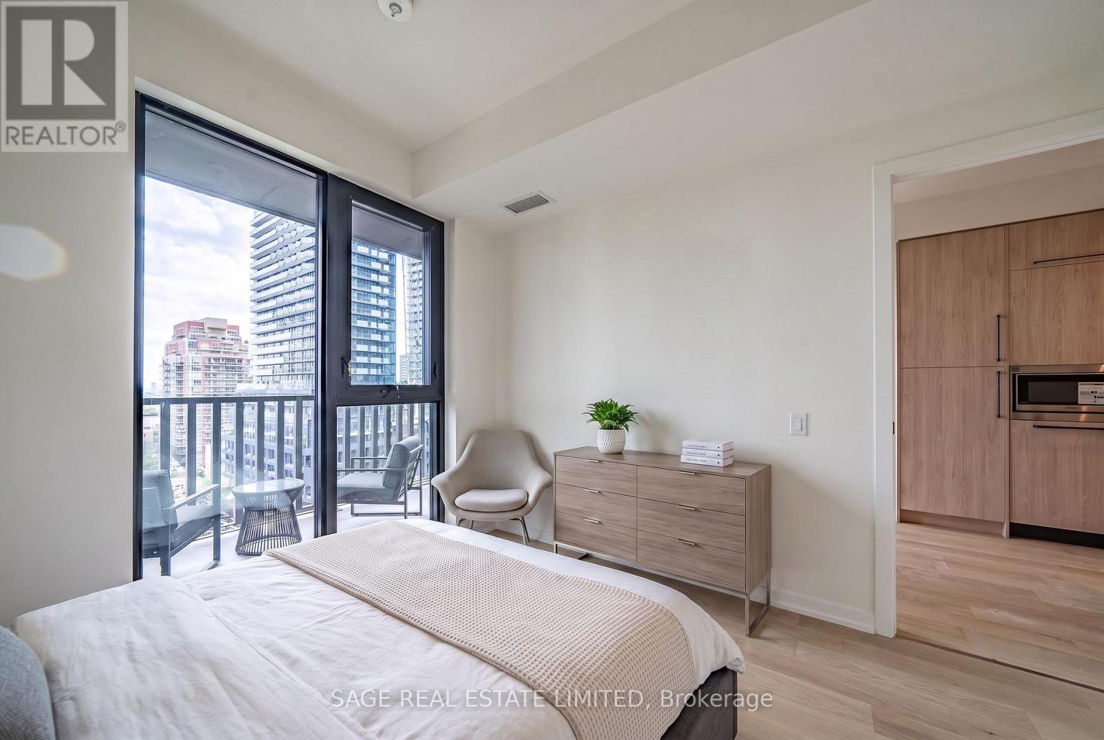 #1007 109 ERSKINE AVENUE - 9