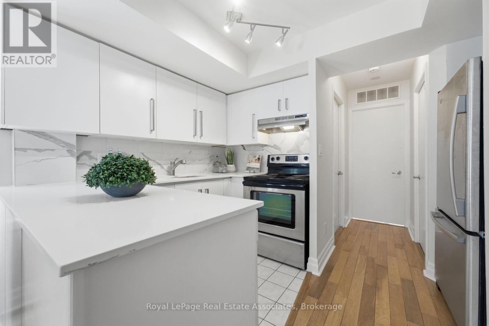 #206 415 JARVIS STREET - 9