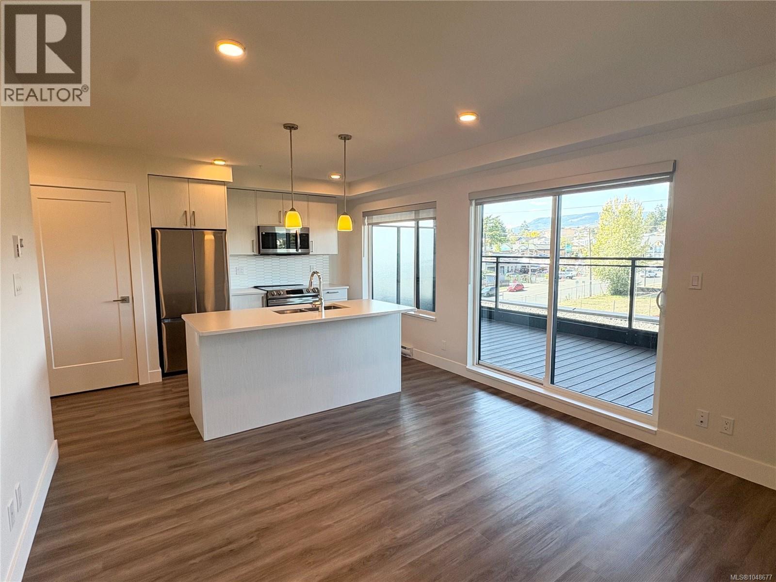 #403 147 Haliburton St - 9