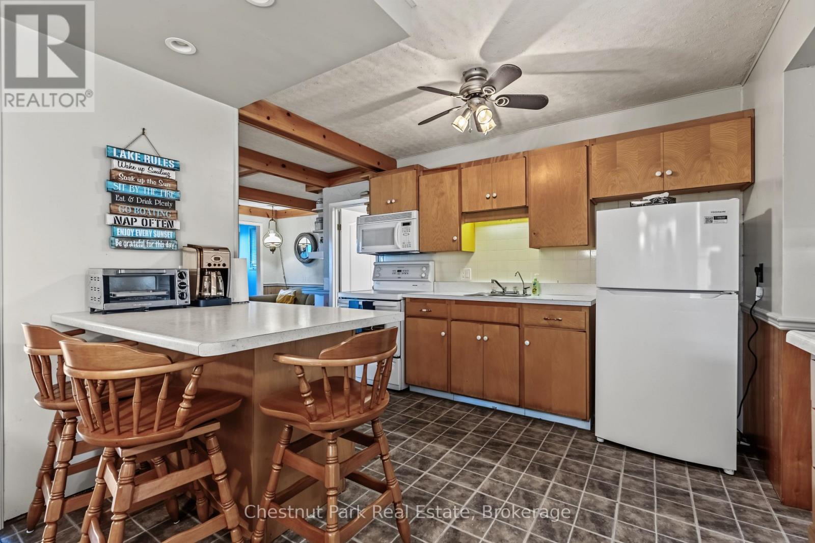 271 ISTHMUS BAY ROAD - Image 33