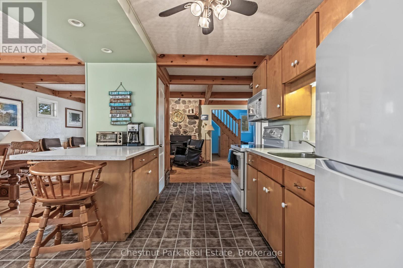 271 ISTHMUS BAY ROAD - 34