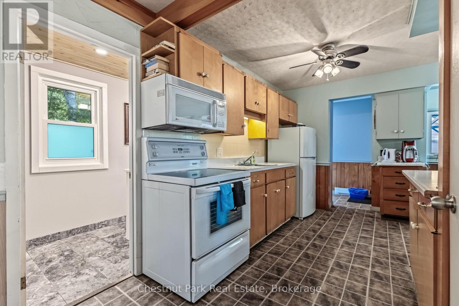 271 ISTHMUS BAY ROAD - Image 35