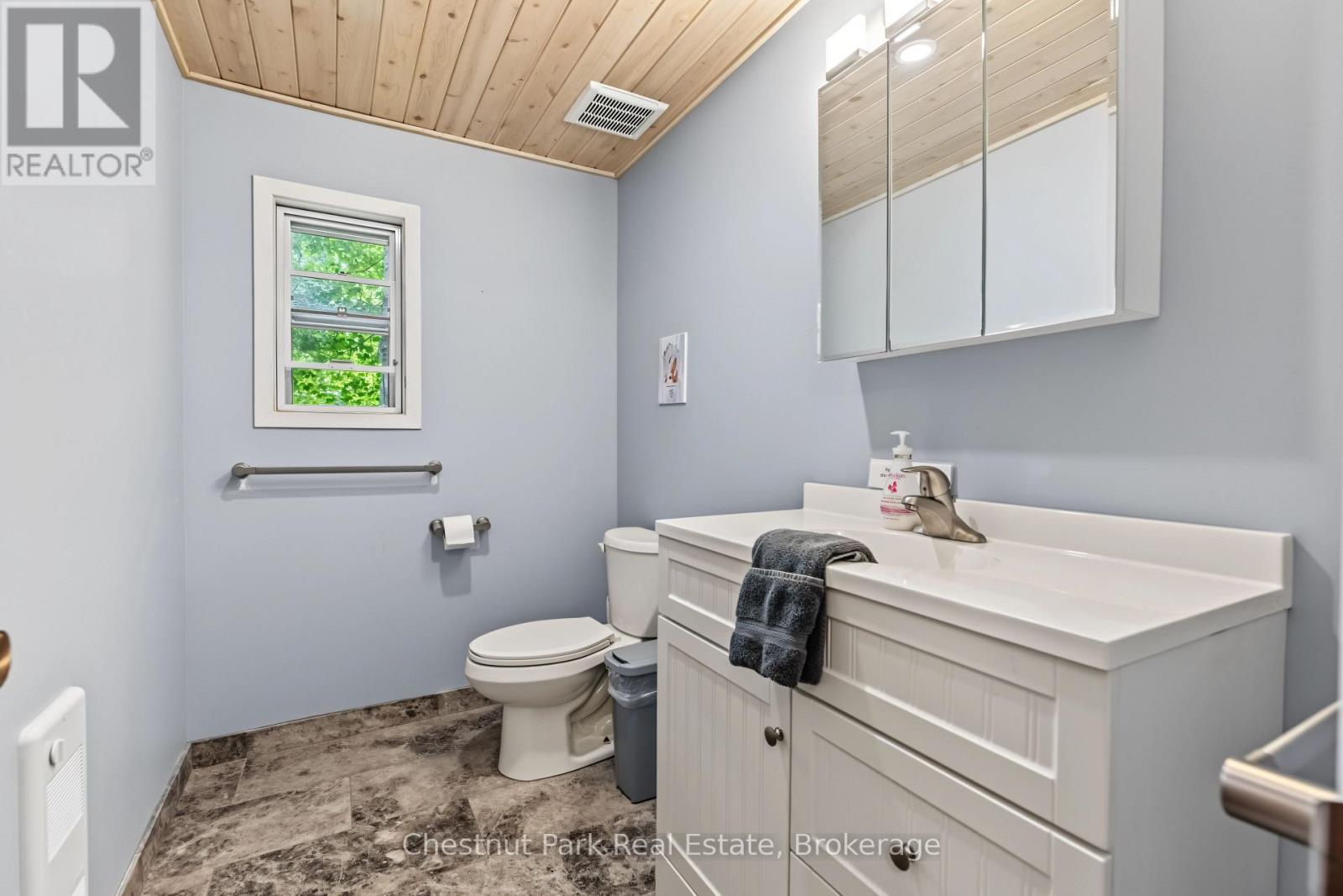 271 ISTHMUS BAY ROAD - 45