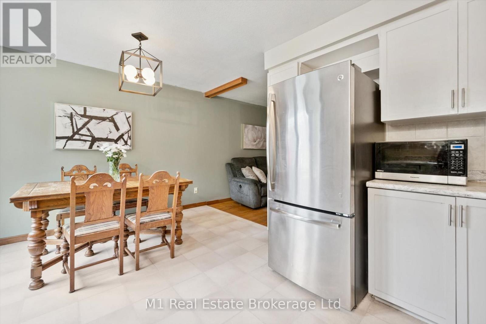 216 PARKSIDE DRIVE E - 11