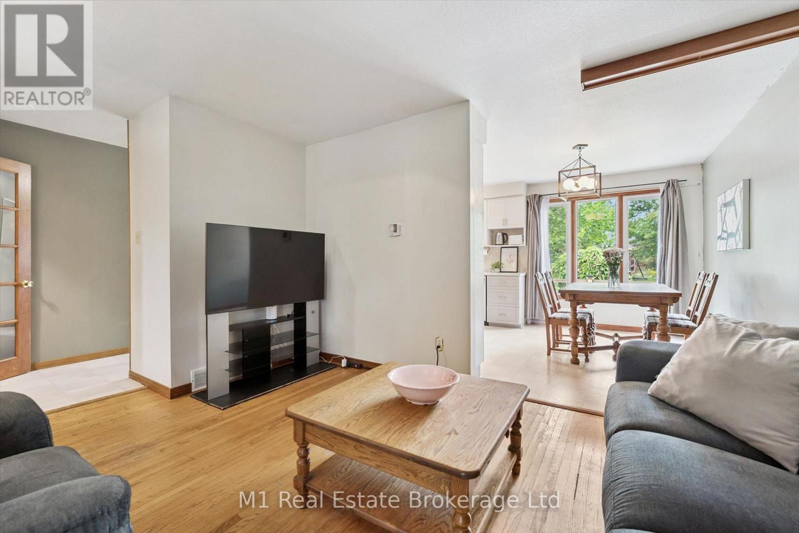 216 PARKSIDE DRIVE E - 14
