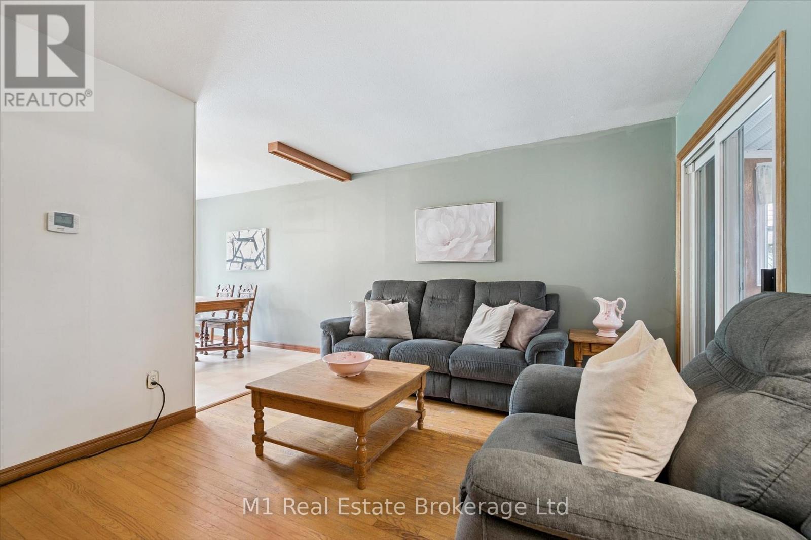 216 PARKSIDE DRIVE E - 15