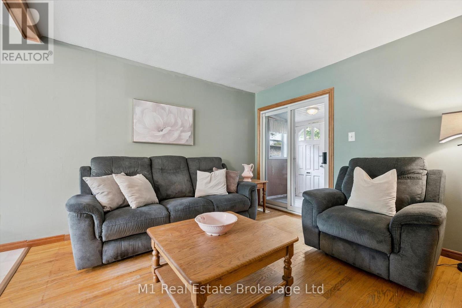 216 PARKSIDE DRIVE E - 16