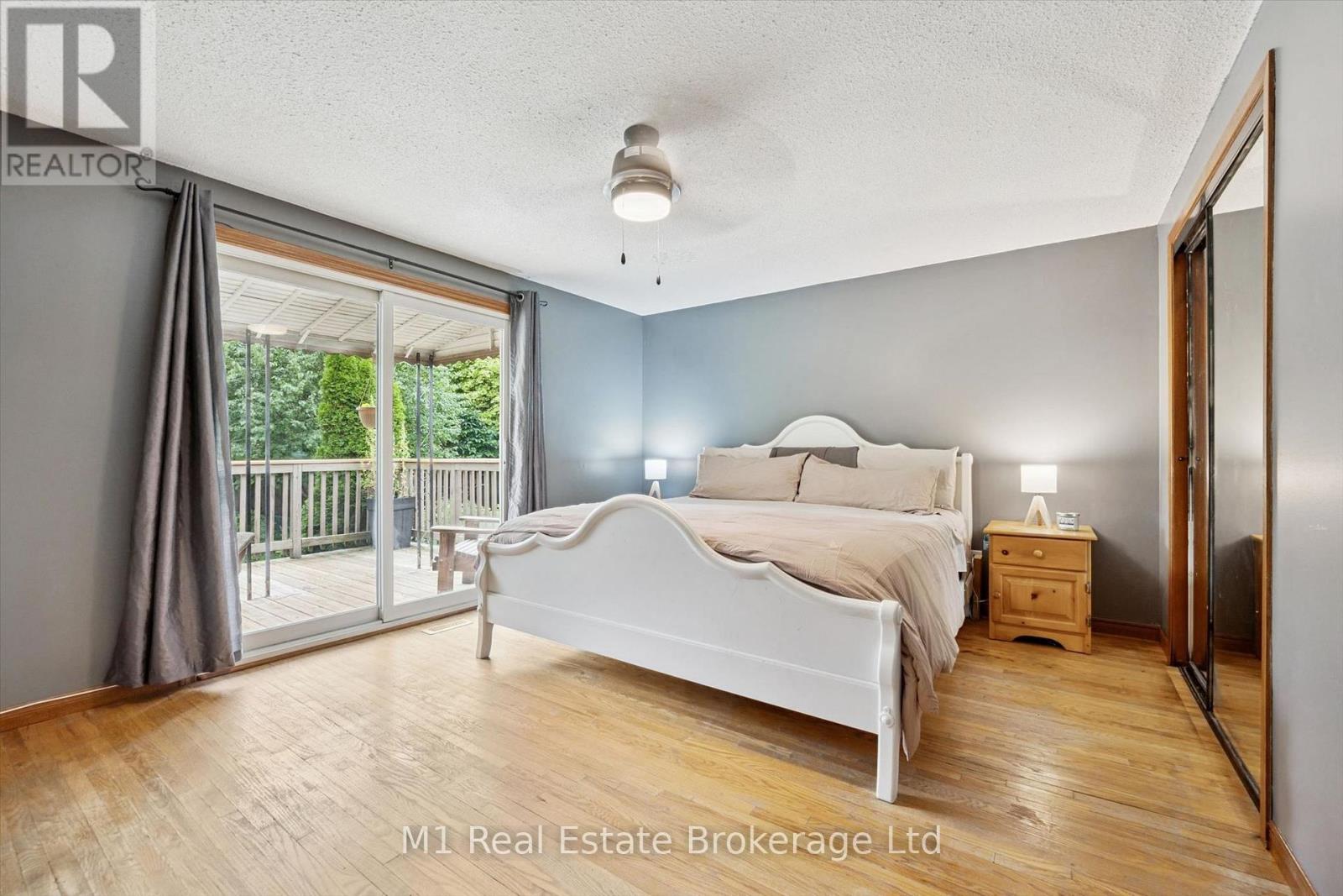 216 PARKSIDE DRIVE E - 23