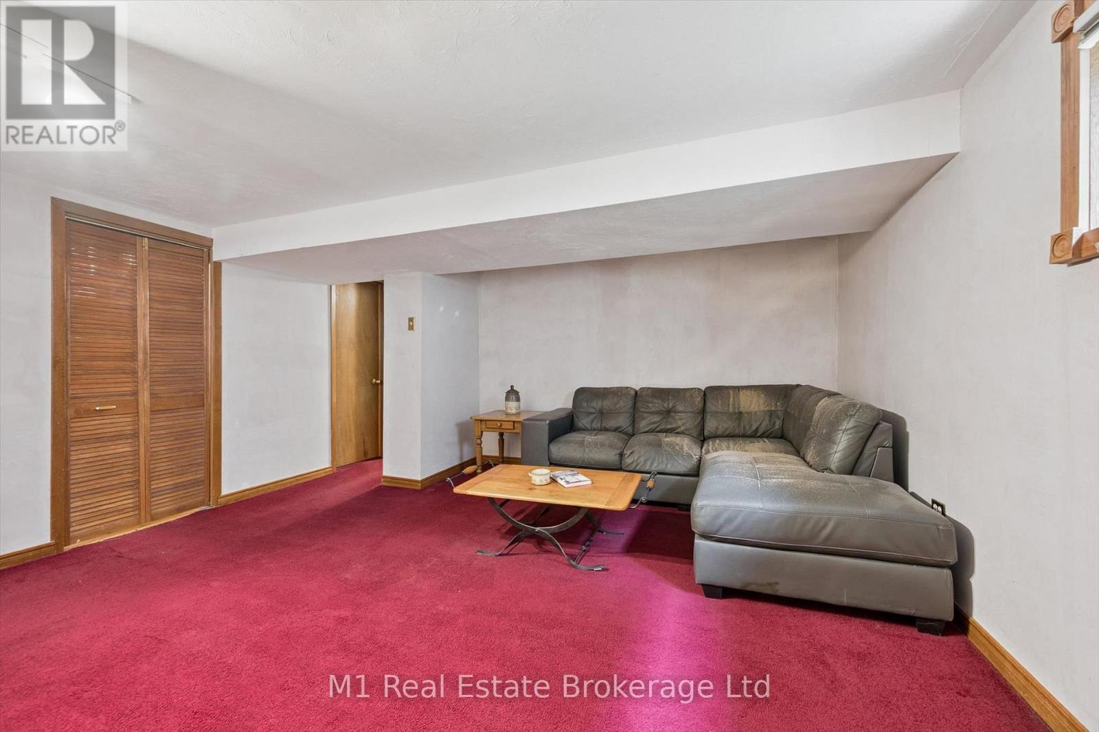 216 PARKSIDE DRIVE E - 28