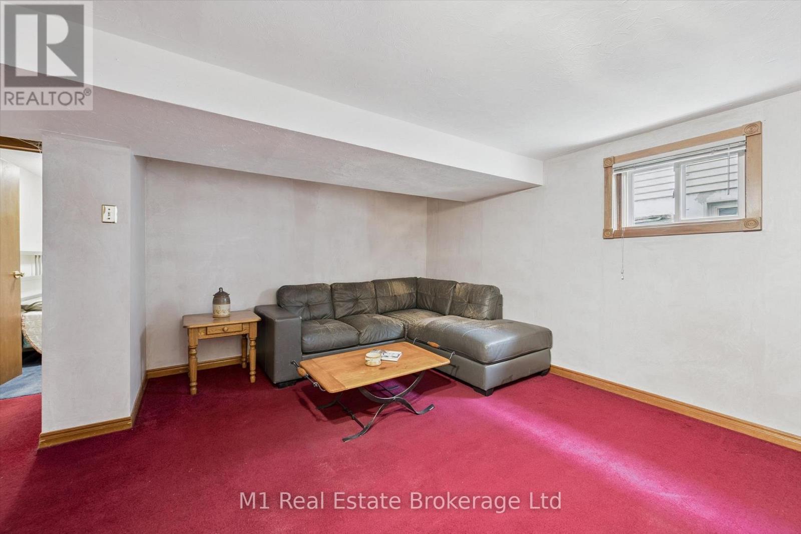 216 PARKSIDE DRIVE E - 29