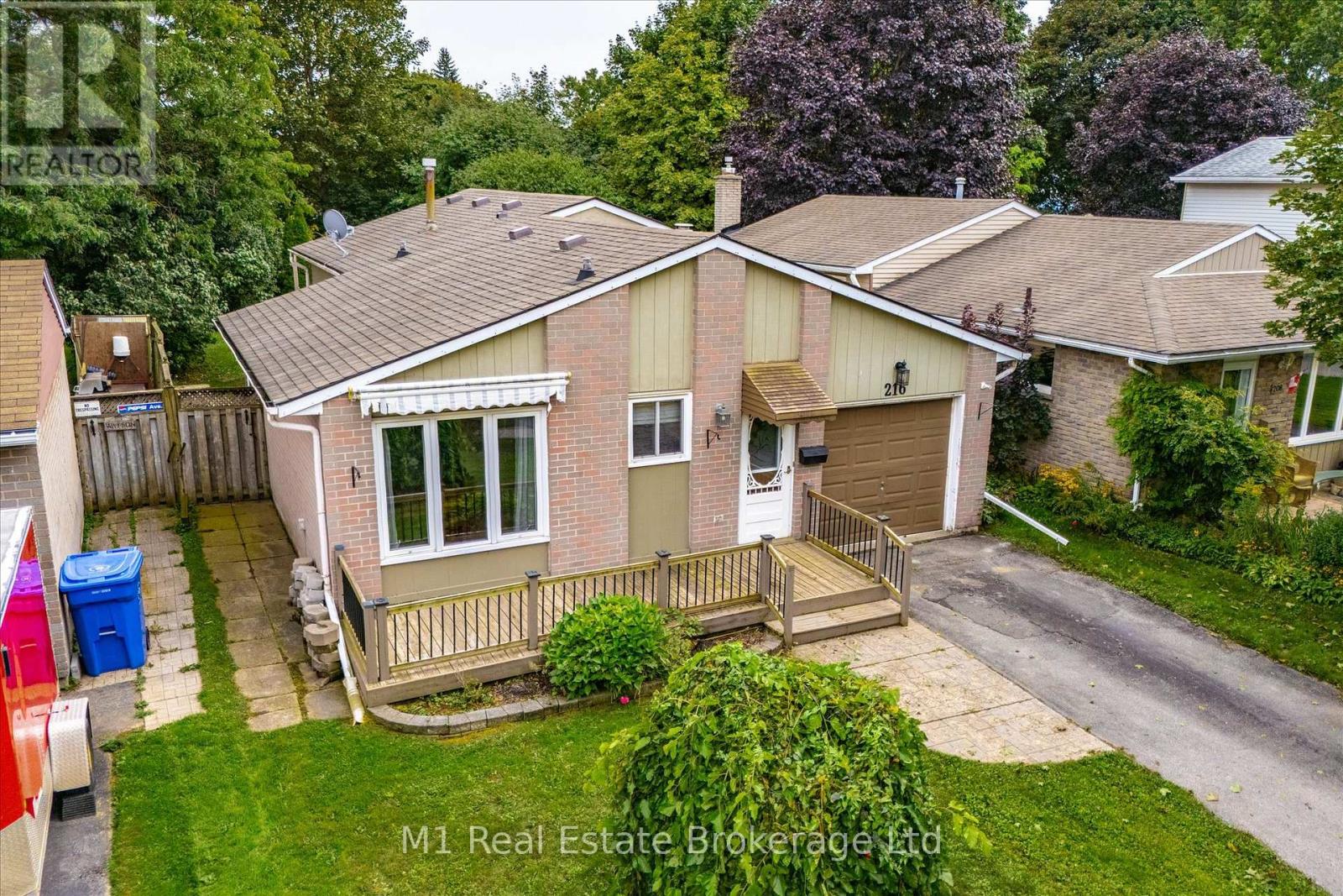 216 PARKSIDE DRIVE E - 3