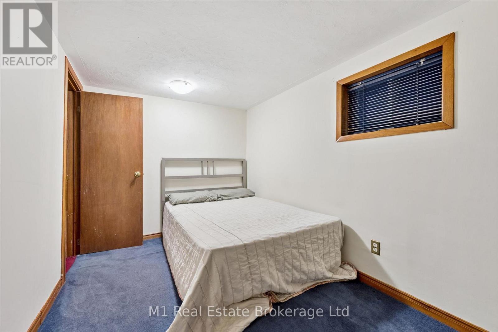 216 PARKSIDE DRIVE E - 30