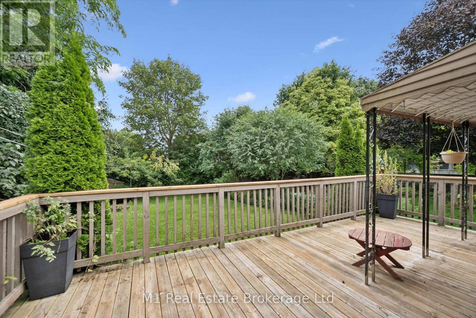 216 PARKSIDE DRIVE E - 37
