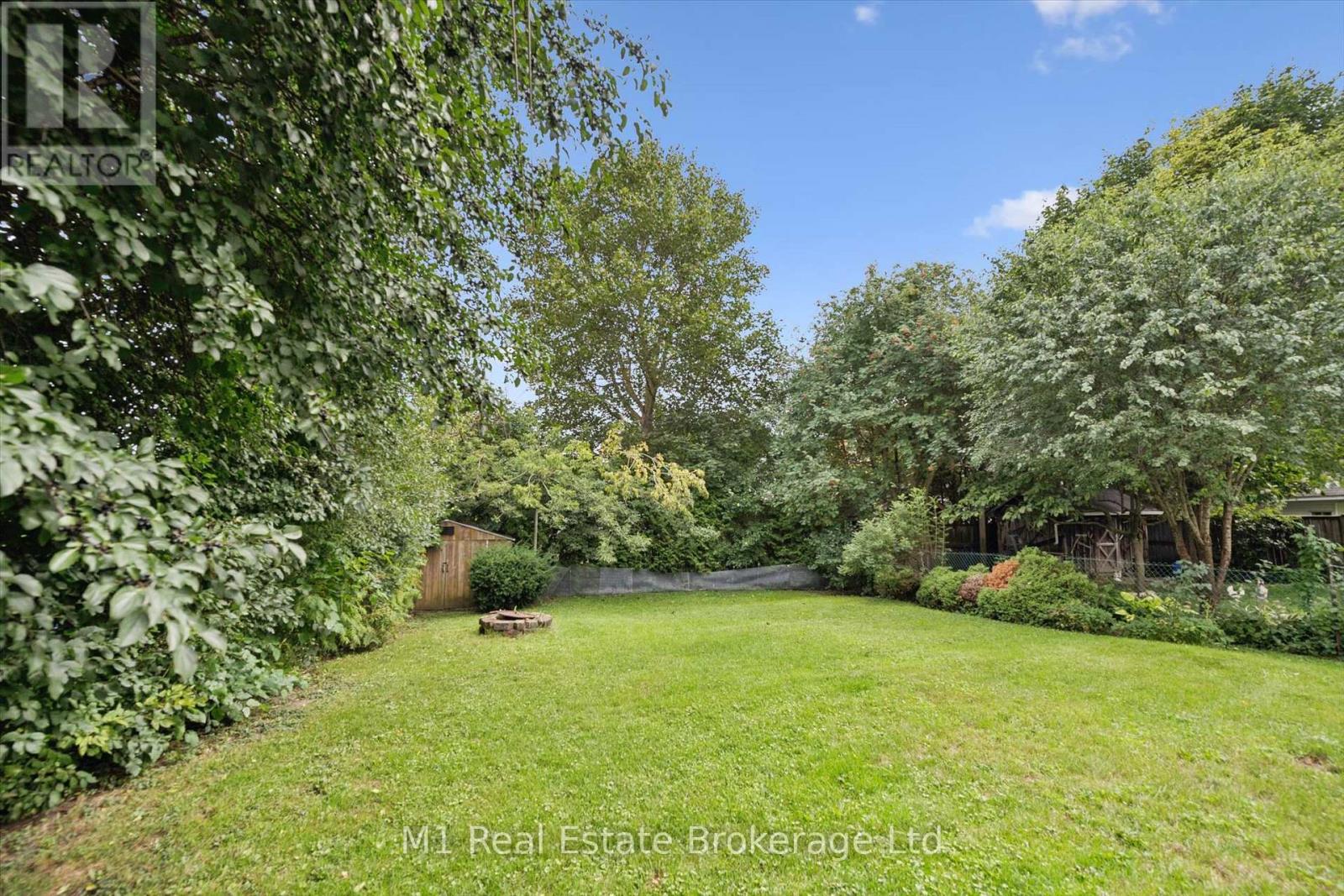 216 PARKSIDE DRIVE E - 38