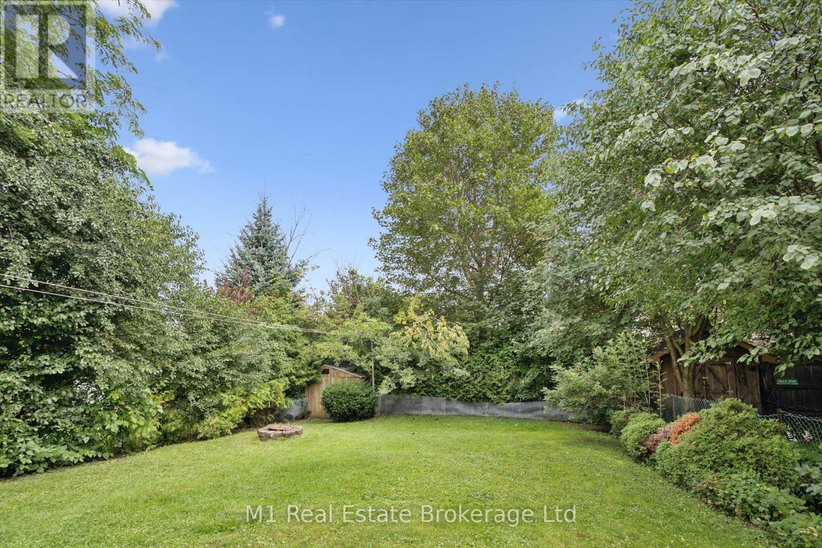 216 PARKSIDE DRIVE E - 39