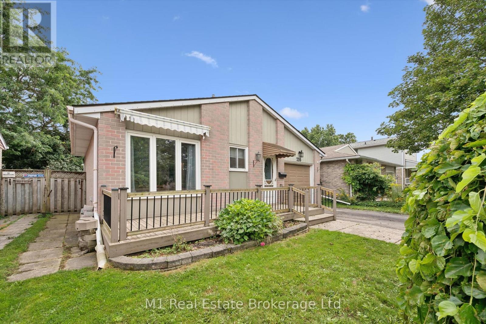 216 PARKSIDE DRIVE E - 4