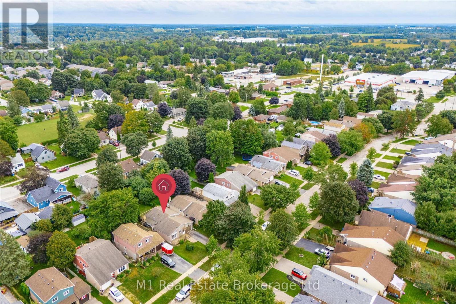 216 PARKSIDE DRIVE E - 43