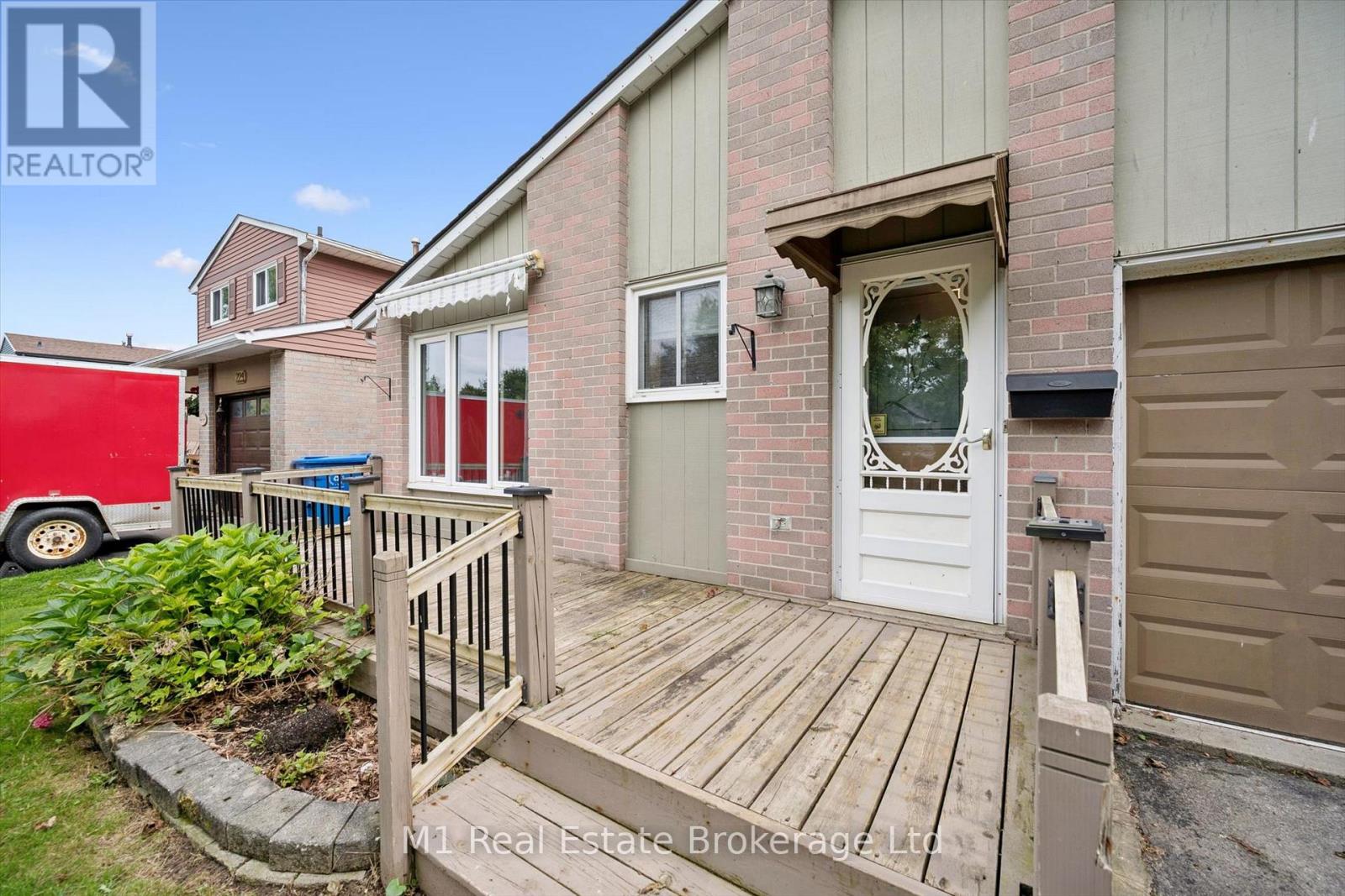 216 PARKSIDE DRIVE E - 6