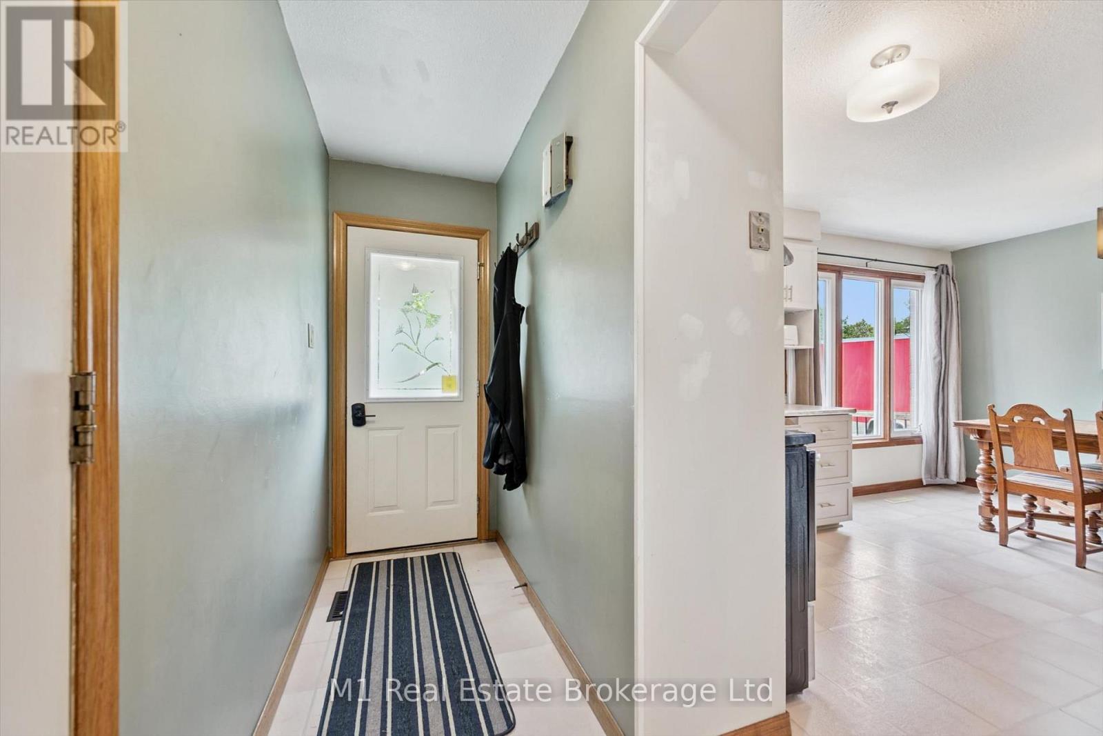 216 PARKSIDE DRIVE E - 7