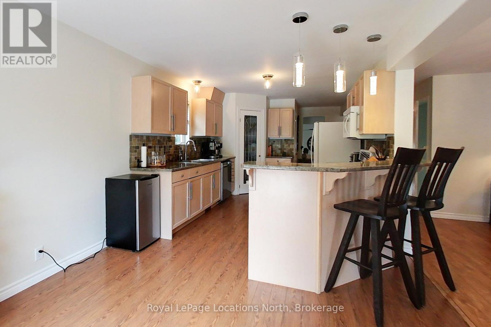 165 MARGARET STREET - 11