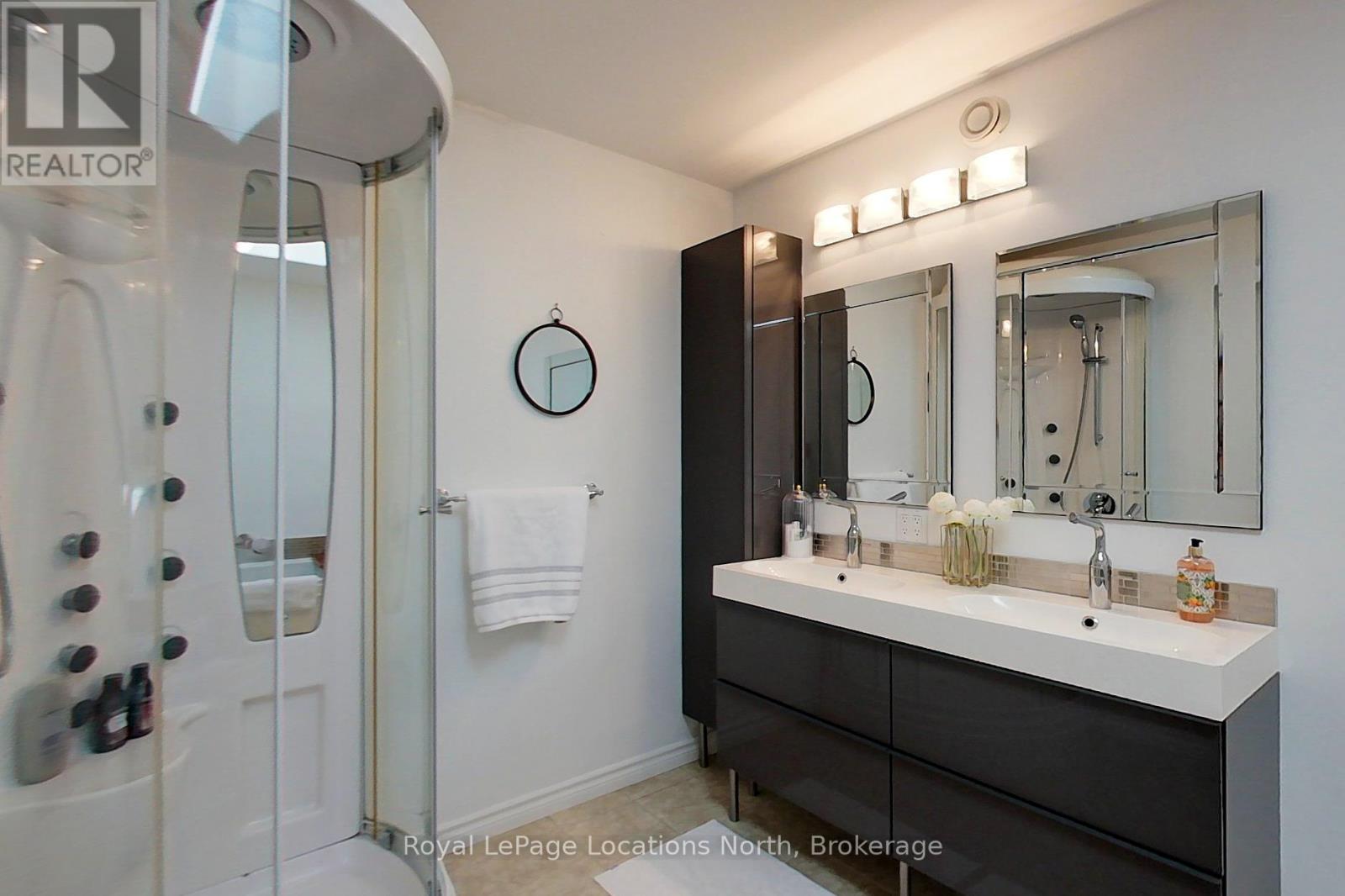 165 MARGARET STREET - 17