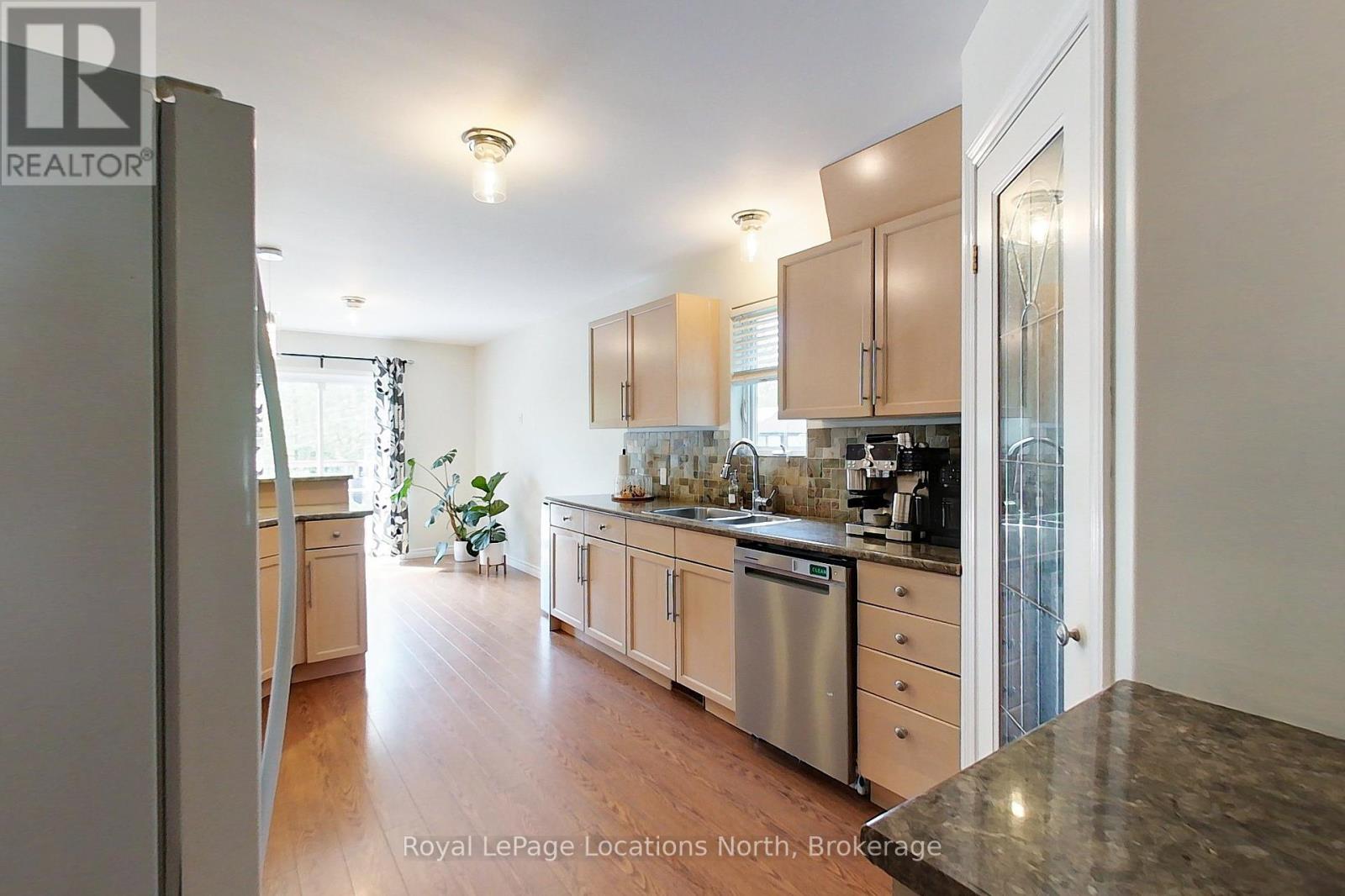 165 MARGARET STREET - 6