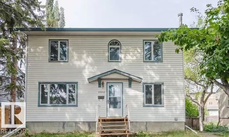 10948 75 AV NW, Edmonton, Alberta, T6G0G9
