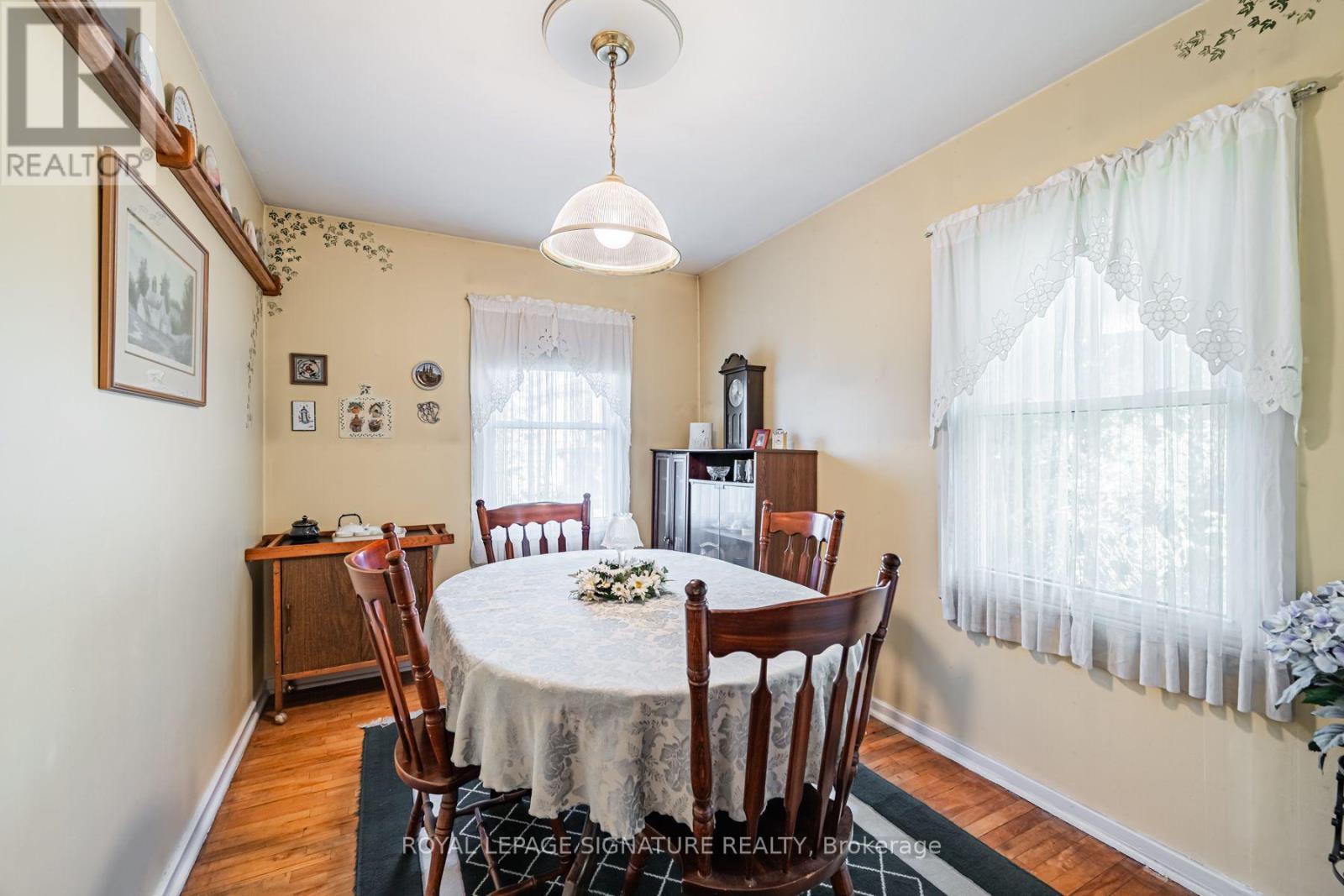 15 KEMP SQUARE - 12