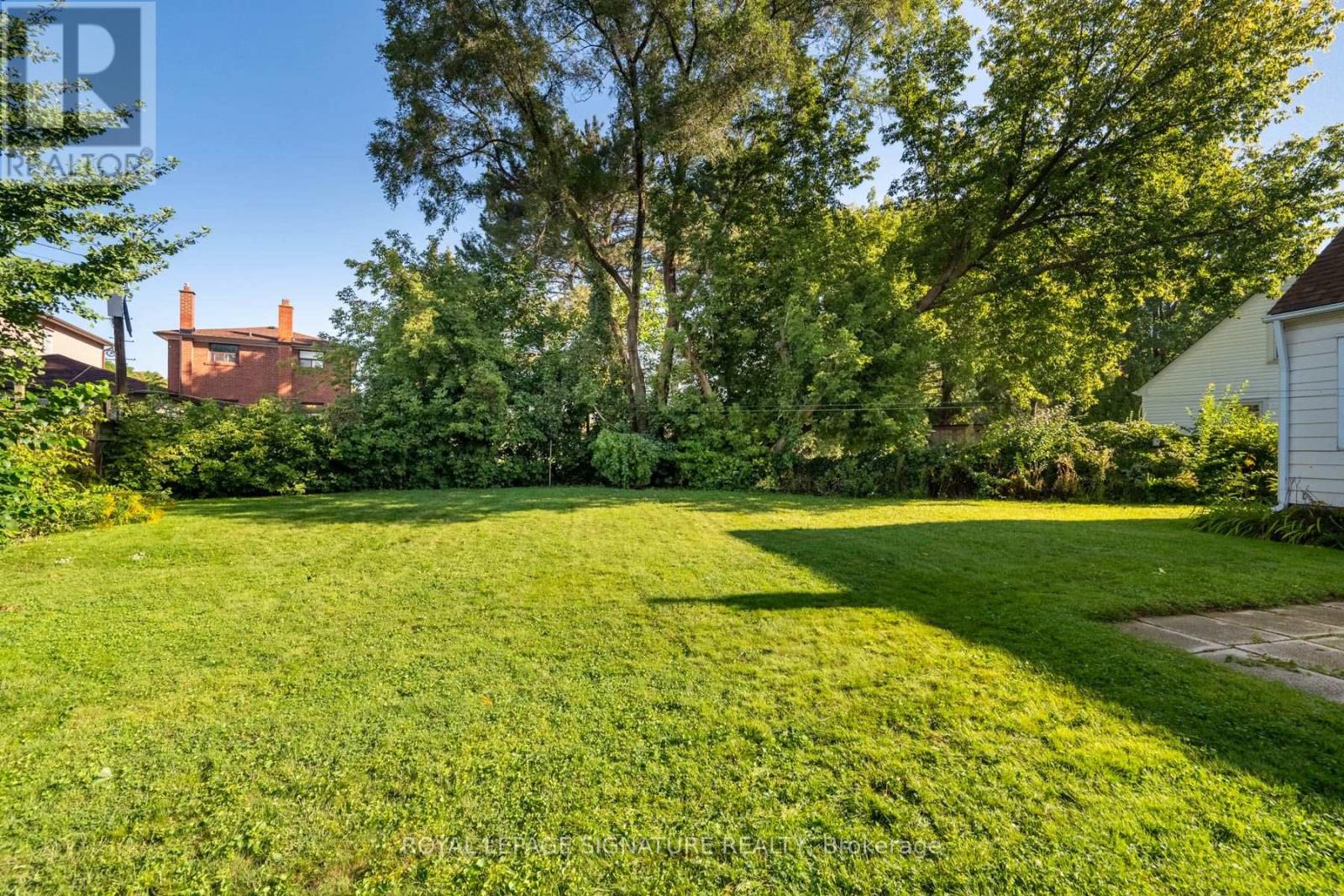 15 KEMP SQUARE - Image 37