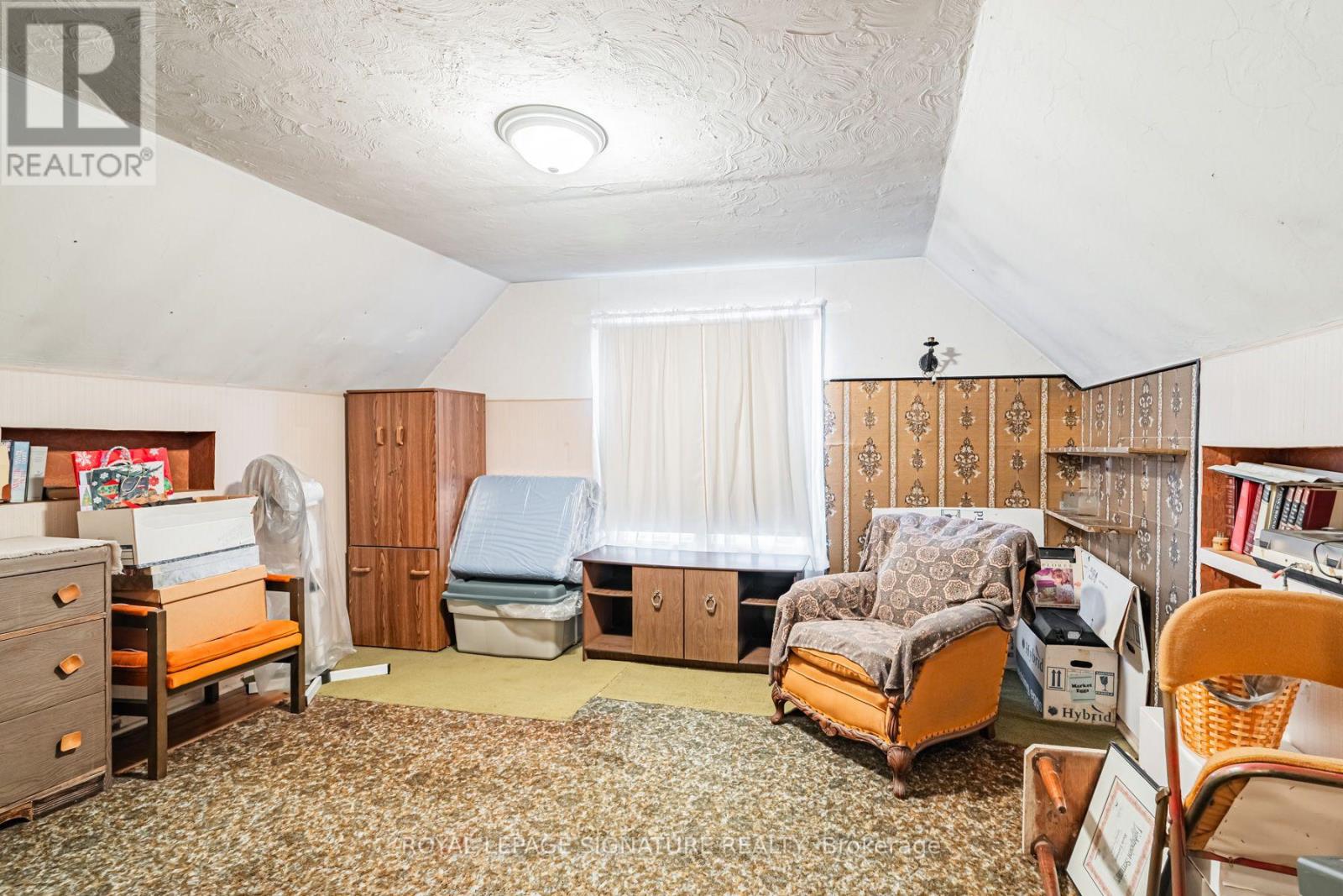 15 KEMP SQUARE - 18