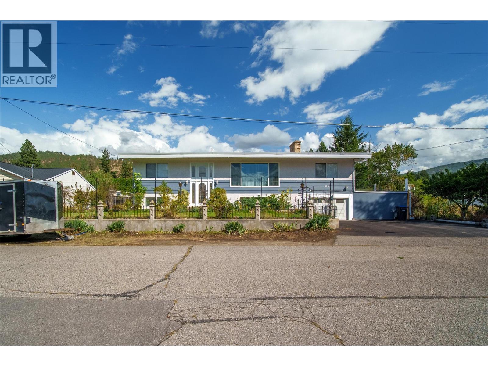 980 Orillia Street - 50