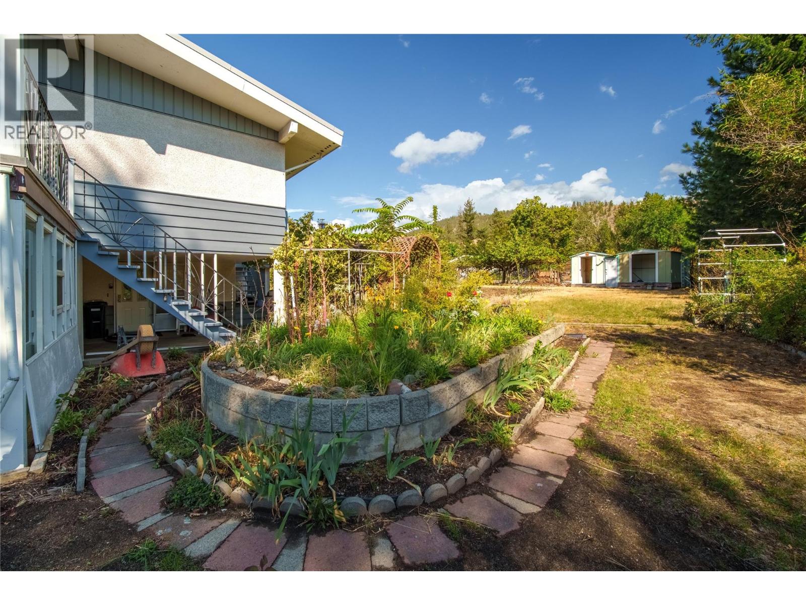 980 Orillia Street - Image 36