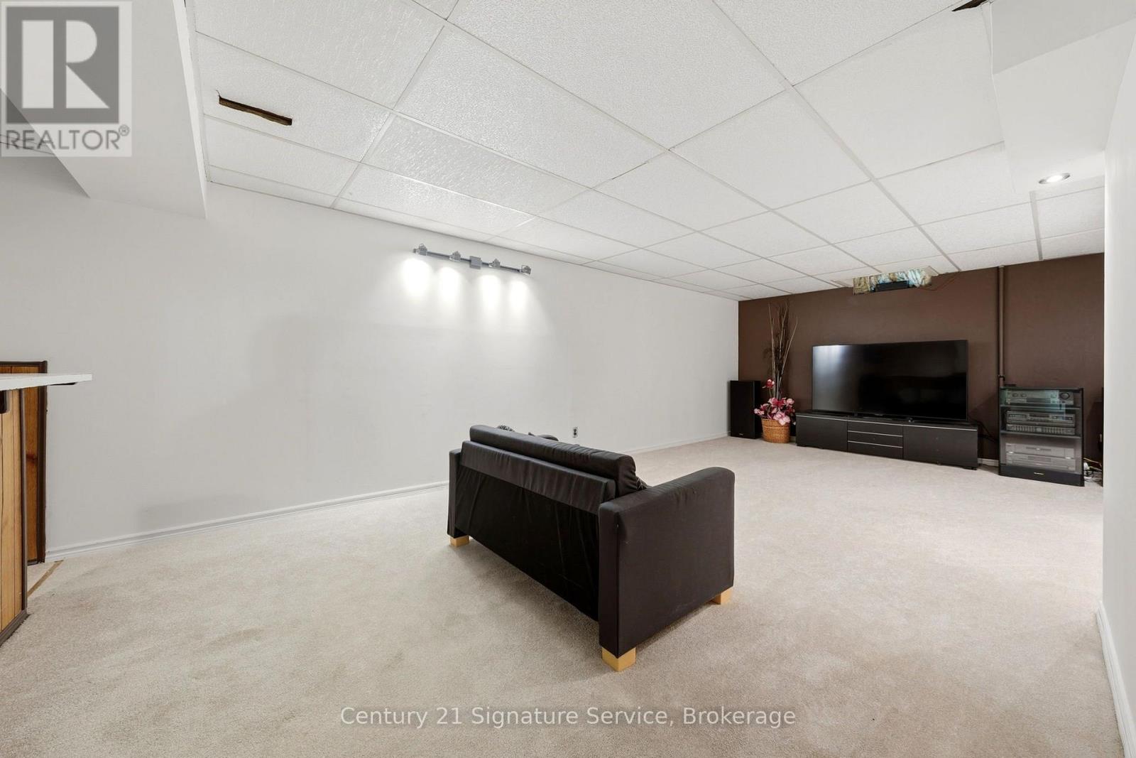 4265 TEA GARDEN CIRCLE - Image 34
