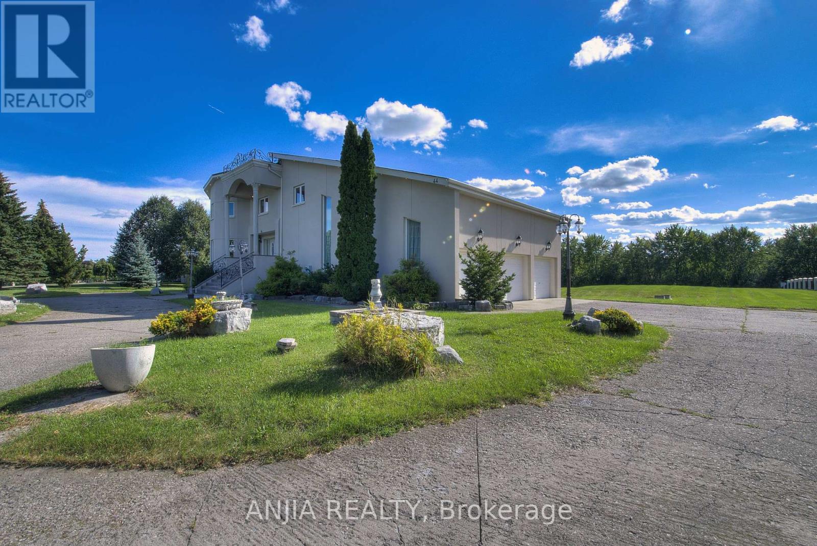 Photo of 44 Bellini Avenue