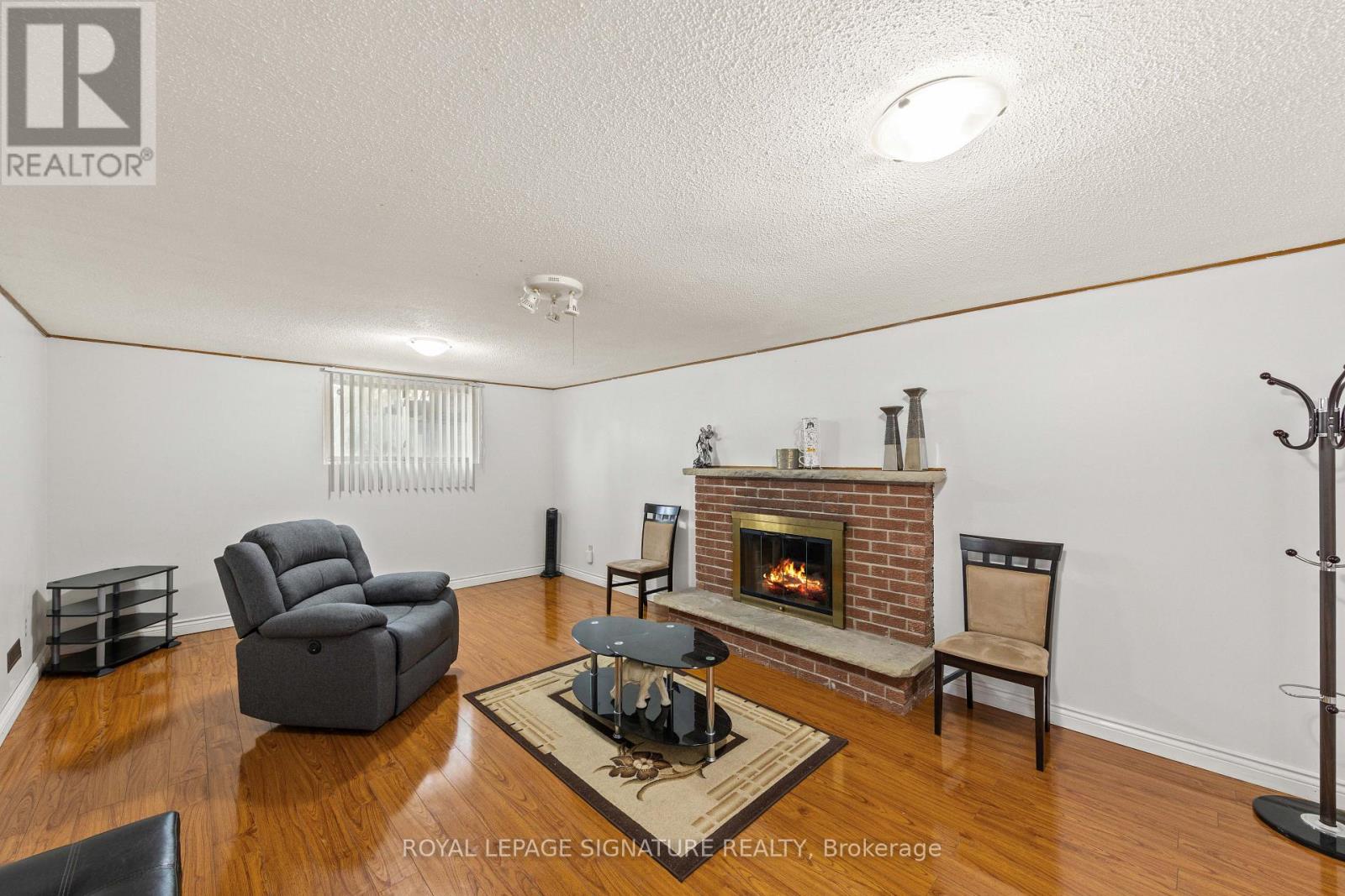 112 KINGSWOOD DRIVE - 24