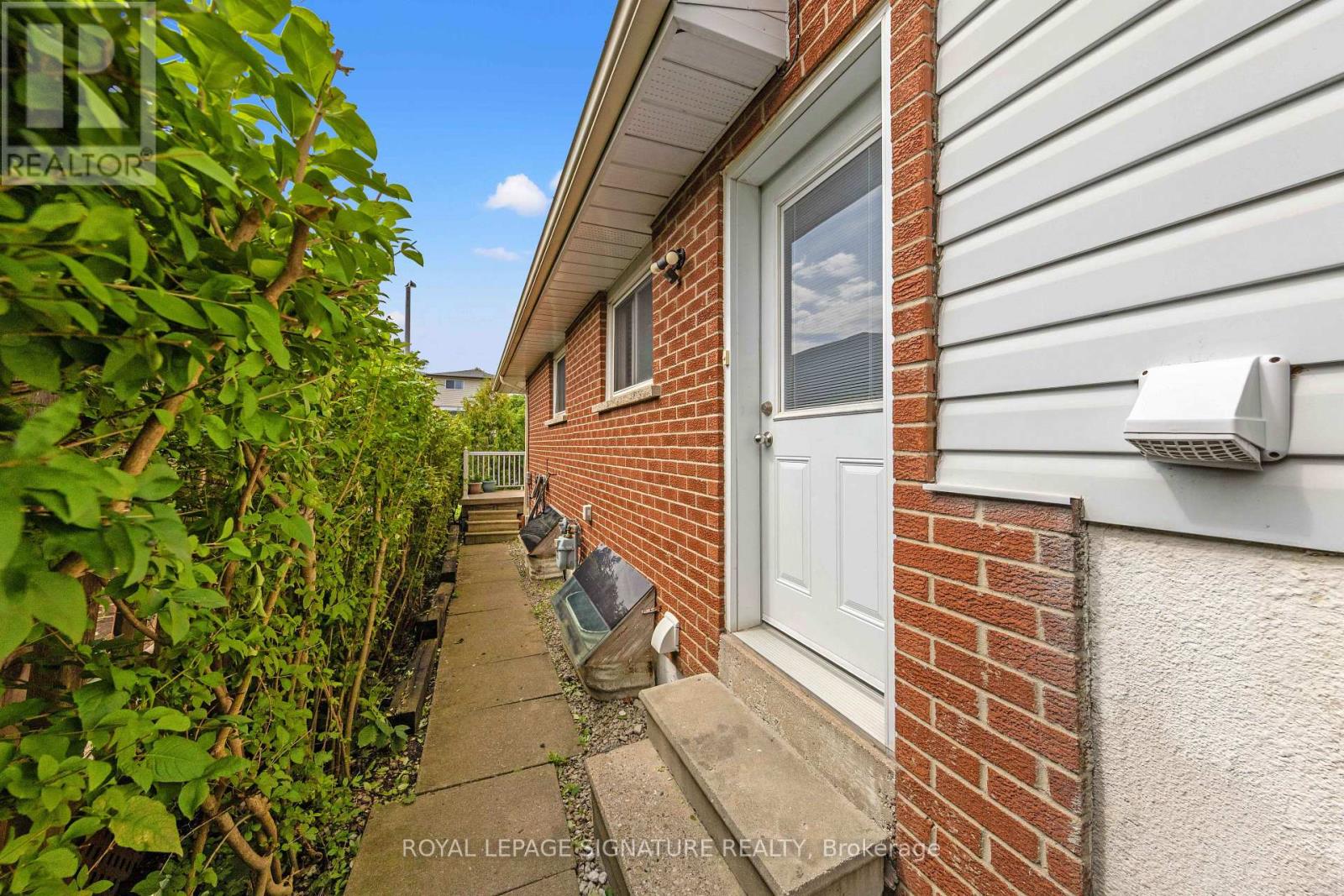 112 KINGSWOOD DRIVE - 37