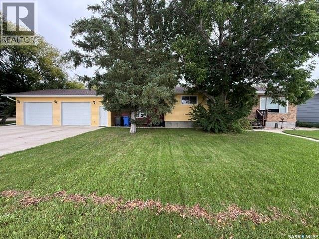 Property for sale at 208 East AVENUE