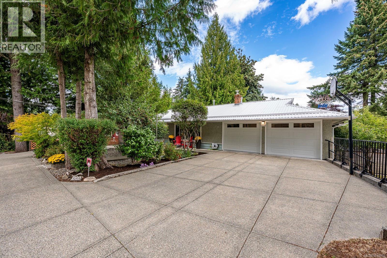 1320 Webdon Rd - 34
