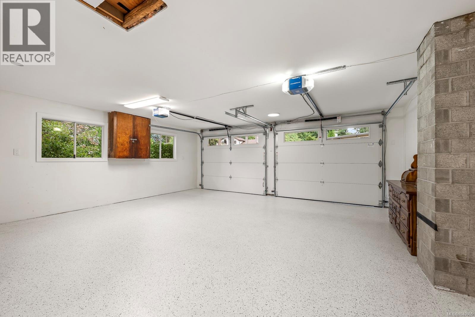 1320 Webdon Rd - 35