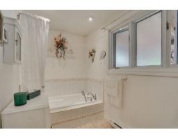 166 Rue Archambault, Gatineau, QC J8Y5C9 Photo 16