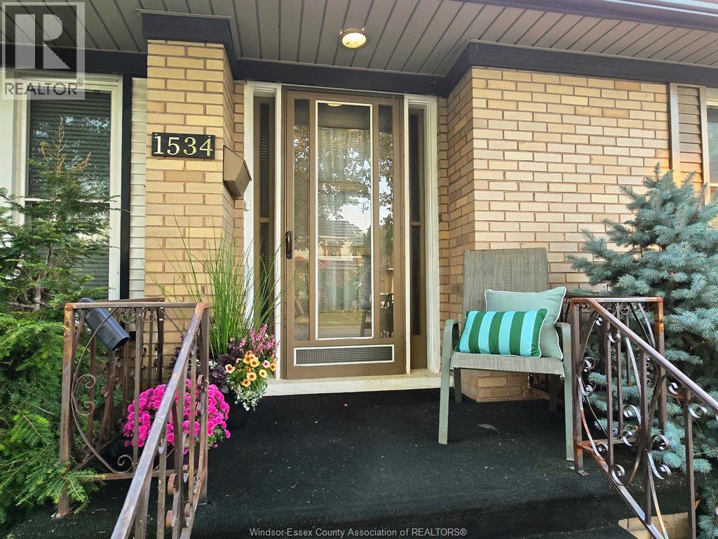 1534 PILLETTE ROAD - 3